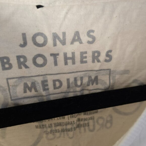the jonas brothers 2023 tour concert t-shirt - Picture 2 of 3